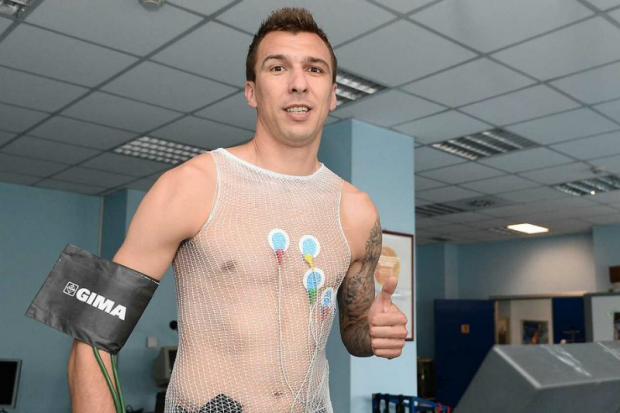 Centroavante passou por bateria de exames antes de oficializar acordo com a Juve nesta segunda