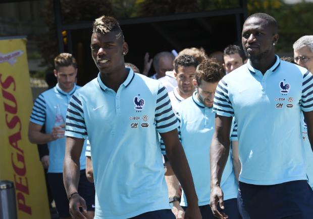 Elogiado com a camisa da Juve e da França, Pogba foi exaltado também pelo ídolo conterrâneo Henry