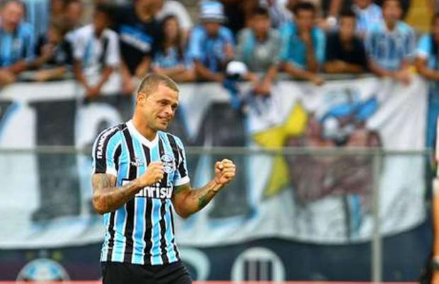 Edinho não guardá mágoas de Felipão e valoriza seu momento atual após
