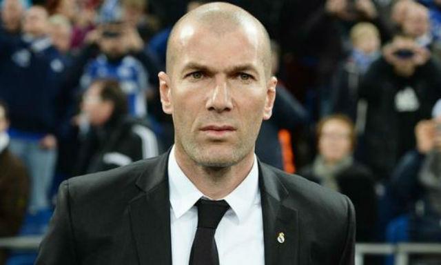 Zidane revela que teria aceitado assumir cargo de técnico no Real, mas não julga decisão de contratar Benítez