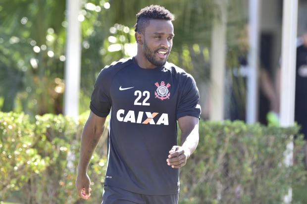 Stiven Mendoza foi citado como um dos jogadores que precisam do apoio dos torcedores