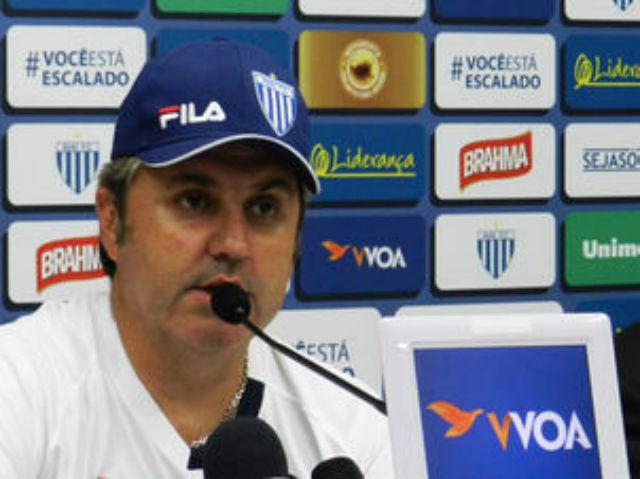 Técnico e diretoria decidiram afastar Hugo do elenco após reclamações do atleta (Foto: Avaí FC)