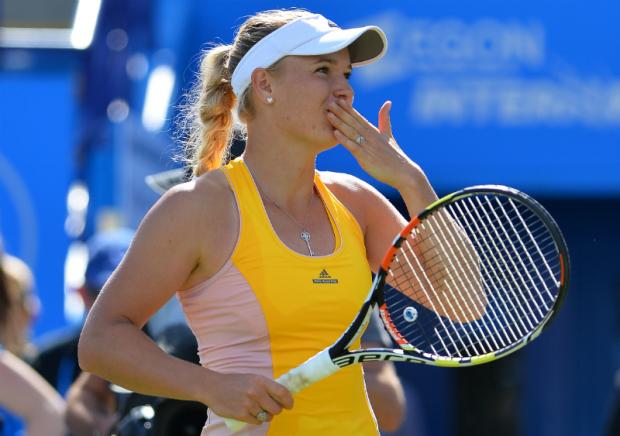 Caroline Wozniacki passou por Andrea Petkovic e alcançou a semifinal em Eastbourne