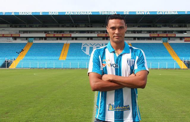 Emerson acredita que não pode haver desconfiança no grupo do Avaí (foto: Jamira Furlani/Avaí F.C.)