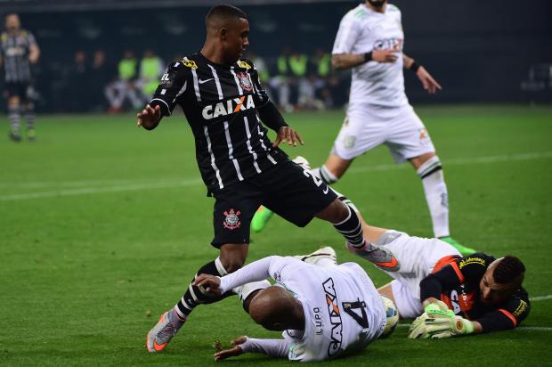 Malcom teve boa atuação e foi importante no crescimento do Corinthians após o intervalo