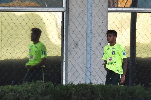 Neymar, o jogador mais importante da Seleção Brasileira, está fora de dois jogos das Eliminatórias