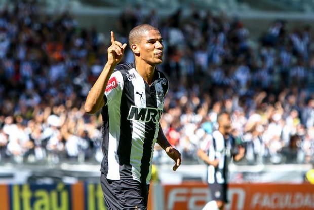 Público total no Mineirão foi de 55 987 pessoas neste domingo; Leonardo Silva foi autor do gol da vitória