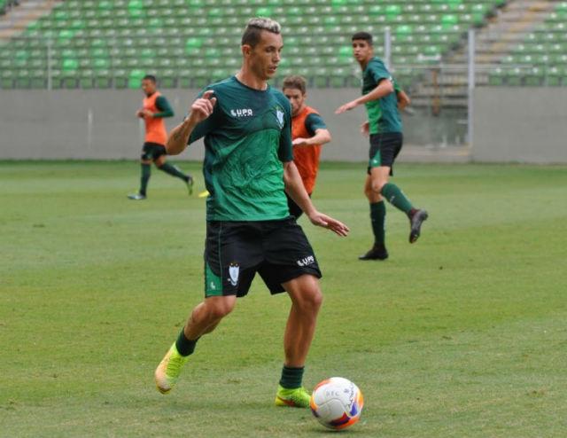 Adaptado a nova função no ataque do Coelho, Marcelo Toscano prioriza suporte à equipe aos gols