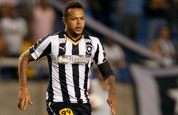 Bill foi apresentado no clube no início da temporada 2015