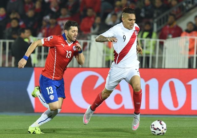 Guerrero fez ótima partida na semifinal da Copa América, mas o Peru acabou eliminado pelo Chile em Santiago