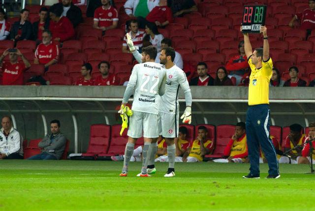 Substituído contra o Santos no fim de semana, Alisson ficará