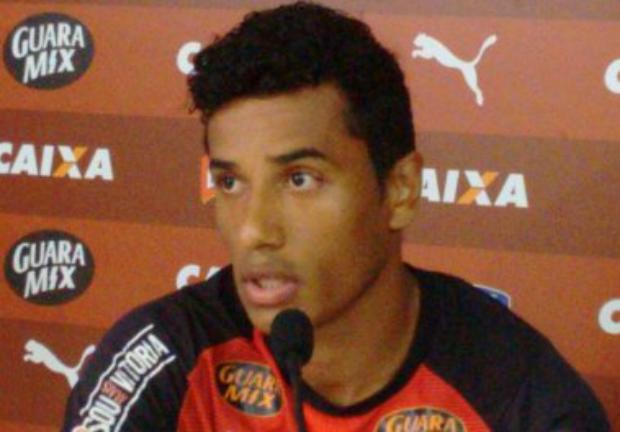 O lateral vê o clássico como um novo ponto de partida para o Vitória, que terá o apoio de sua torcida