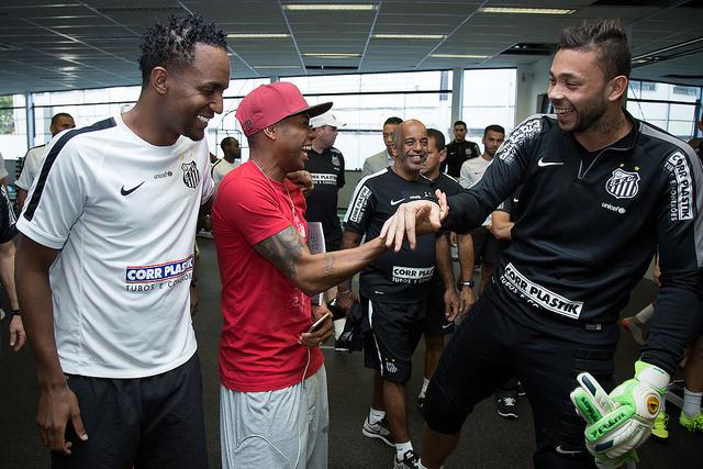 O clima, como sempre, foi descontraído; mas os jogadores não esconderam a tristeza pela saída do ídolo
