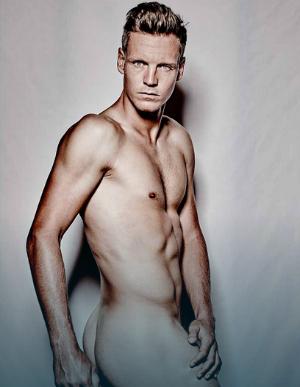 Tomas Berdych saiu nu em revista inglesa em campanha contra o câncer de testículo