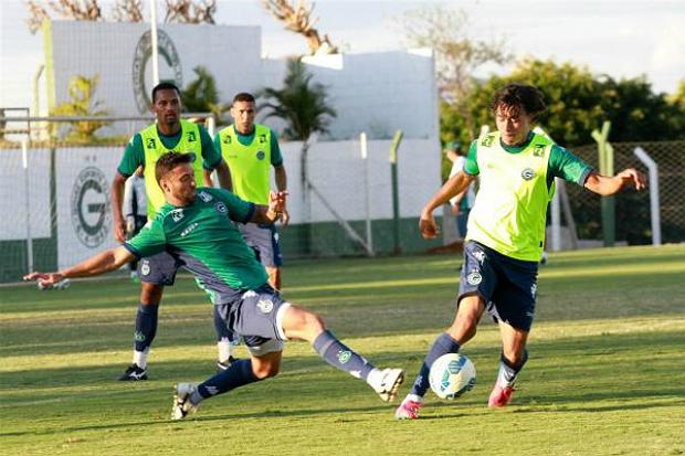 Goiás teve poucos dias de treino para acertar novos ajustes