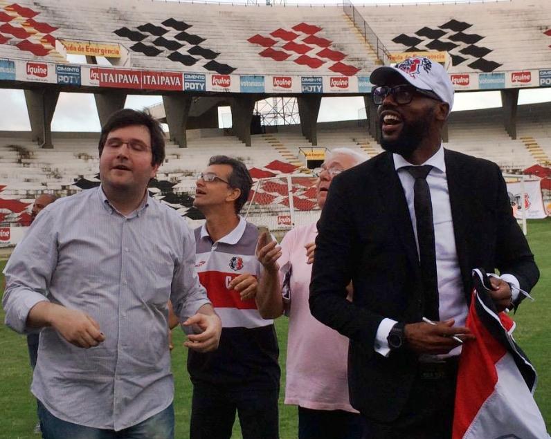 Grafite chegou ao Arruda com muita empolgação da torcida tricolor (Foto: Divulgação)