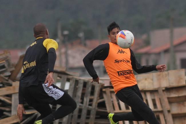 Elenco segue trabalhando forte para duelo diante do Paraná, em Curitiba (Foto: Fernando Ribeiro/www.criciumaec.com.br)