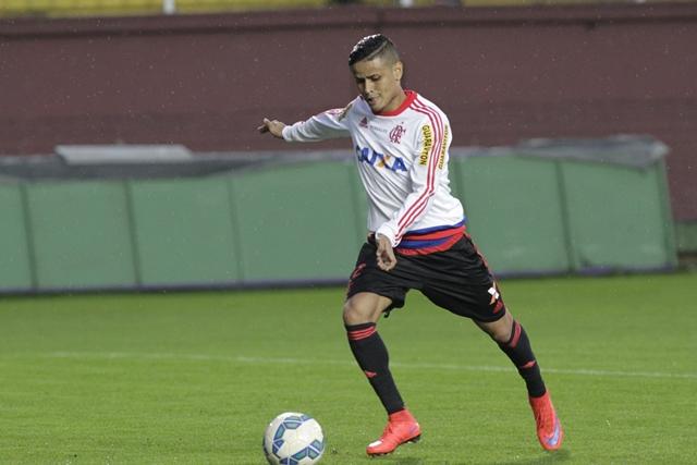 Everton pode trocar o futebol brasileiro pelo chinês, caso Flamengo goste da proposta pelo jogador (Foto: Gilva de Souza)