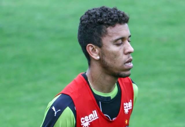 Marcos Rocha está recuperado de lesão, mas não quer antecipar retorno aos gramados por precaução
