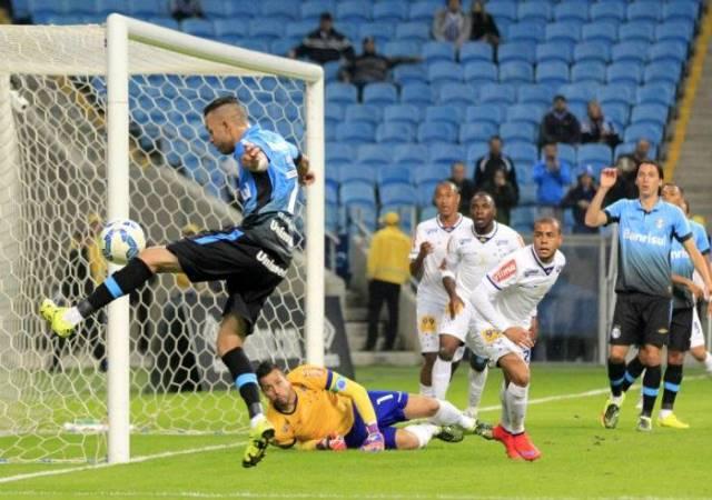 Fora de casa, Cruzeiro perdeu por 1 a 0 para o Grêmio, e busca reabilitação no Campeonato Brasileiro