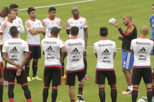 O técnico Cristóvão Borges quer ver regularidade no time rubro-negro
