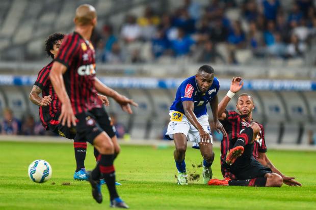 O Atlético sofreu mais uma derrota longe de seus domínios (Foto: Washington Alves/Light Press/Cruzeiro)
