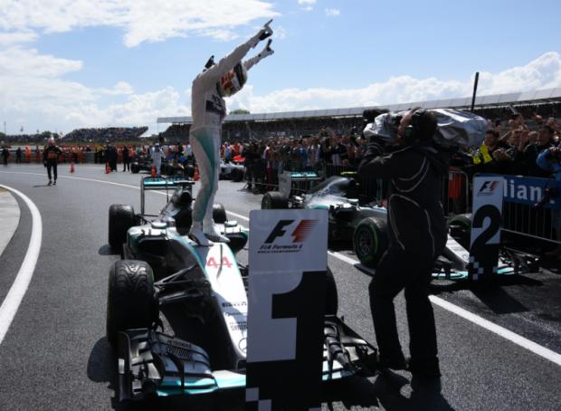 Lewis Hamilton venceu em casa o GP da Inglaterra e abriu vantagem na ponta do Mundial