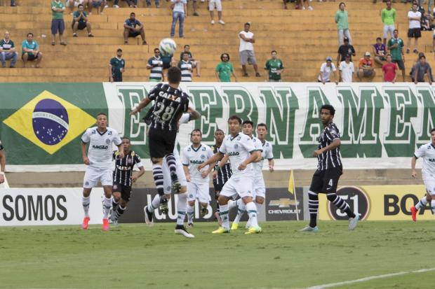 Elias considerou o Corinthians melhor do que o Goiás neste domingo (Foto: Ricardo Taves/Ag. Corinthians)
