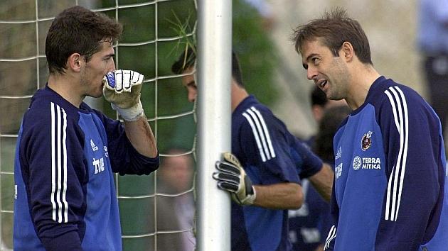 Casillas e Lopetegui foram companheiros de seleção em 2002, e agora podem voltar a trabalhar juntos
