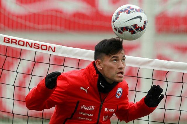 O volante Charles Aránguiz estaria na mira de alguns clubes europeus para a próxima temporada