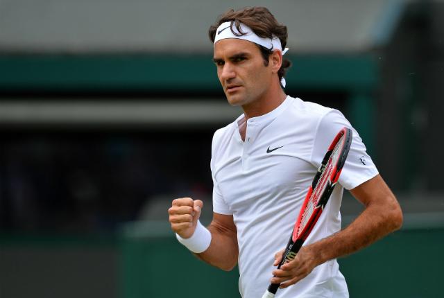 Roger Federer despachou Gilles Simon em sets diretos e atingiu a décima semifinal em Wimbledon (Foto: Glyn Kirk)