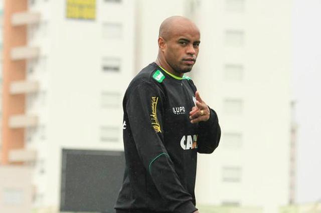 Thiago Heleno sente dores na coxa direita e pode desfalcar o Figueirense em duas partidas