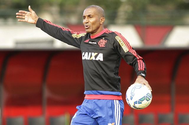 Crsitóvão Borges não definiu a escalação do Flamengo para a partida contra o Corinthians
