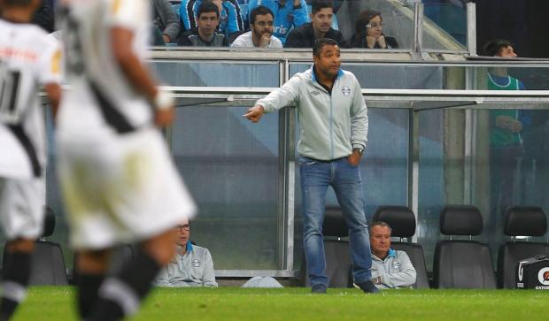 Ovacinado pela torcida ao levar o Grêmio a mais uma vitória, Roger Machado reforçou o pedido de confiança no time