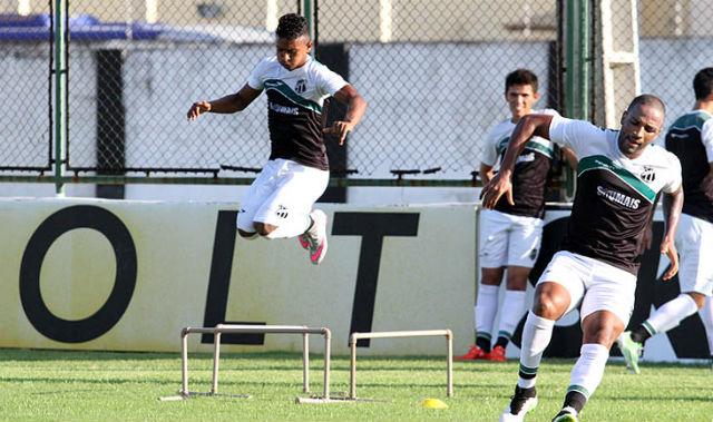 Time segue treinando para enfrentar o Tupi, porém foco total é na Série B (Foto: Rafael Barros/cearasc.com)