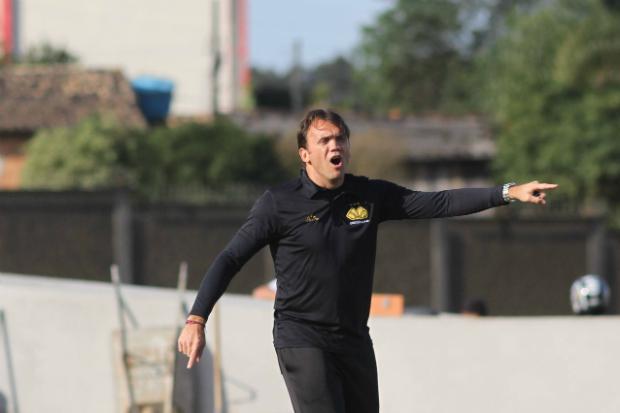 Petkovic busca vitória fora de casa para conseguir vantagem na volta (Foto: Fernando Ribeiro)