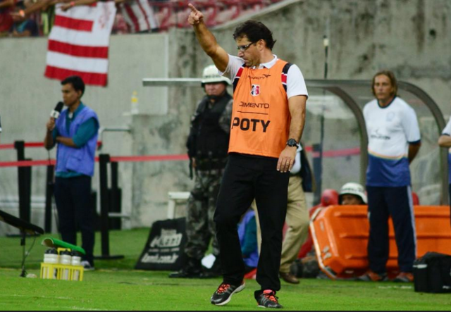 Marcelo Martelotte será obrigado a estrear dupla de zaga na próxima rodada (Foto: Santa Cruz/Anderson Stevens)