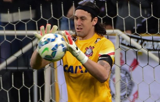 Com tendinite na coxa esquerda, Cássio desfalca o Corinthians contra o Galo, mas pode voltar diante do Coritiba