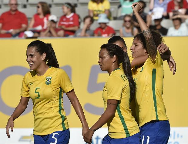 Resultado praticamente garante a Seleção nas semifinais (Foto: Omar Torres)