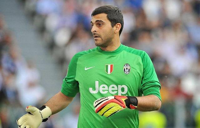 Rubinho seguirá na Juventus, pois acertou sua renovação contratual nesta sexta-feira com os italianos