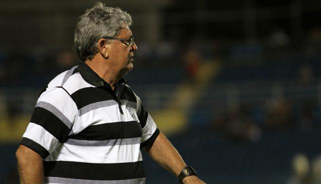 Geninho promete time ofensivo para bater o Boa na estreia de Bernardo