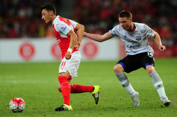 Arsenal dominou Everton e abriu vantagem que colocou o amistoso em suas mãos (Foto: Mohd Fyrol)
