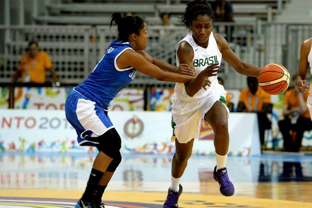 Brasil venceu as dominicanas, mas depende do duelo entre EUA e Porto Rico para se classificar