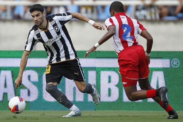 Atacante enfrentou o Náutico neste sábado a pedido da diretoria, mas foi vendido por R$ 1,5 milhão (Vitor Silva/SSPress)