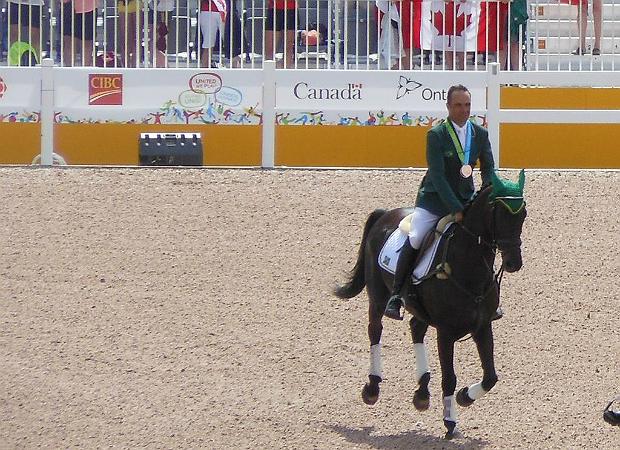 Com o bronze do cavaleiro Ruy Fonseca, o Brasil volta a ganhar uma medalha no individual CCE após 20 anos (Foto: Time Brasil/ Twitter)