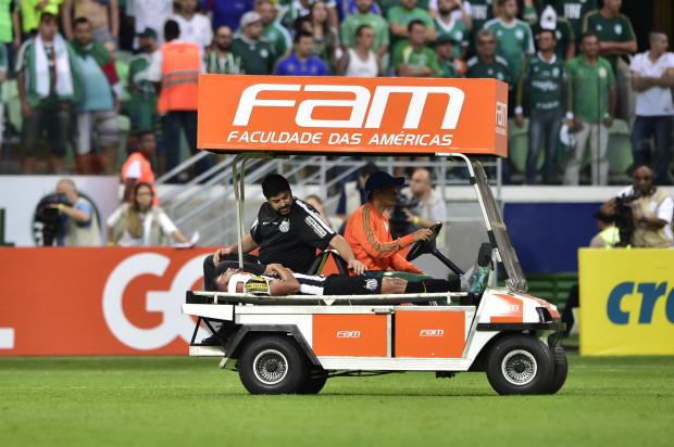 Thiago Maia deixou o gramado com um colete cervical, mas se recuperou e deixou o hospital