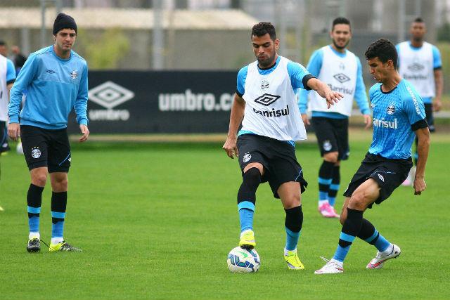 Chuva forte impediu o Grêmio de treinar normalmente na manhã desta segunda-feira