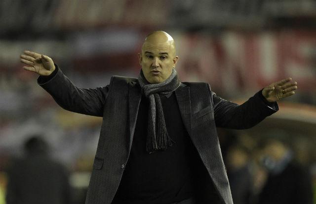 Jubero confia em solidez defensiva e poder de definição no ataque para reverter placar (Foto:Juan Mabromata)