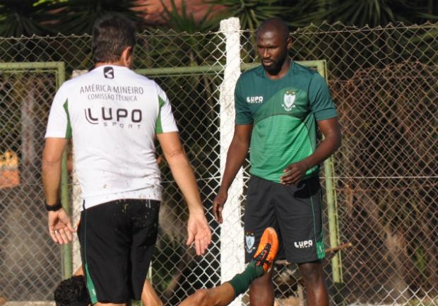 Rodrigo Souza já vem recebendo elogios em seus primeiros dias no América-MG