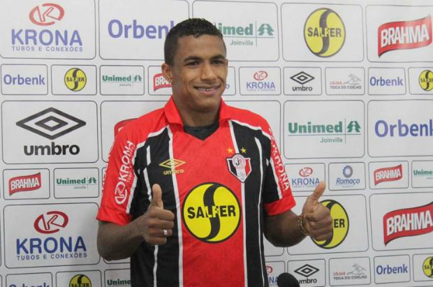 Arnaldo foi apresentado oficialmente no JEC nesta terça-feira